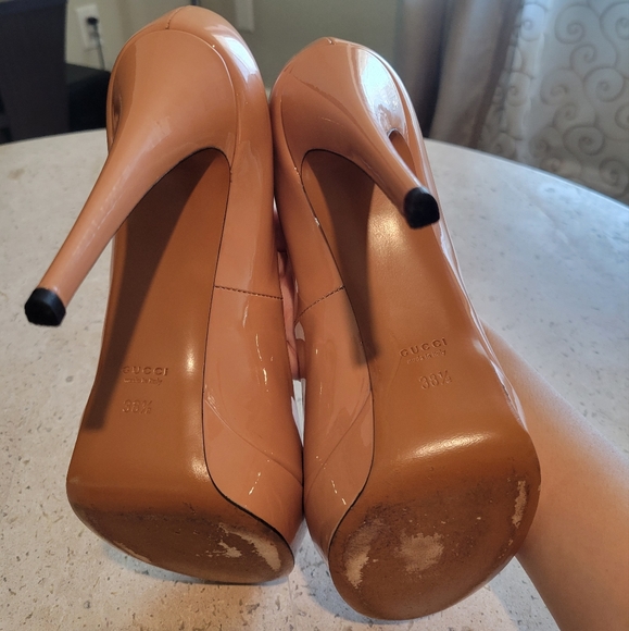 GUCCI Betty Platform Pump - Picture 12 of 13